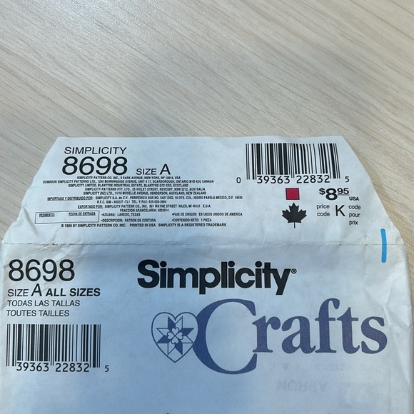 New uncut Simplicity apron pattern from 1999 - Picture 3 of 5